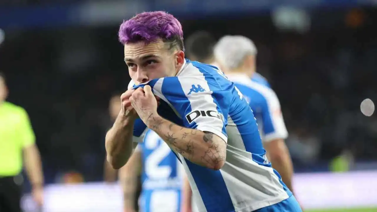 100 مليار درهم.. طلب لاعب إسباني للانتقال إلى الدوري السعودي